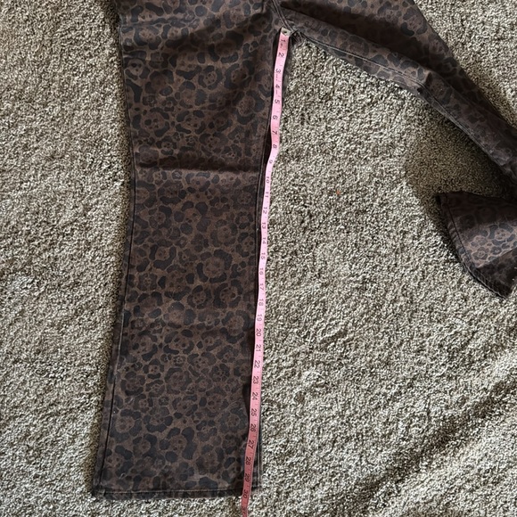 Wrangler Fender animal leopard cheetah flare jeans size 30 - Picture 7 of 8